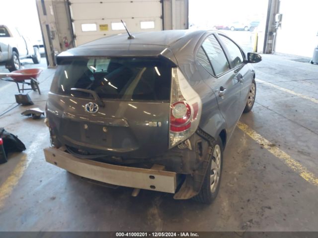 JTDKDTB30E1572287 Toyota Prius C Two