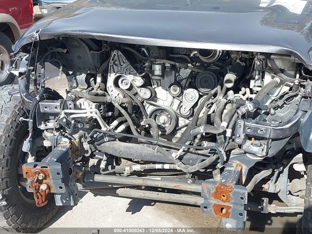1C4HJXEN2KW516244 Jeep Wrangler Unlimited Sahara 4x4