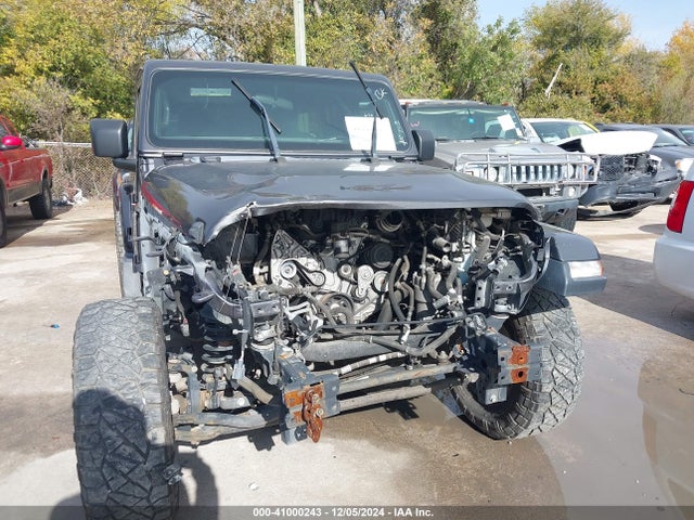 1C4HJXEN2KW516244 Jeep Wrangler Unlimited Sahara 4x4