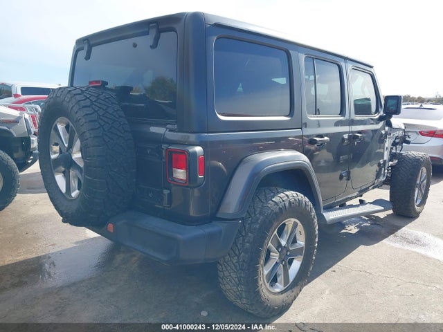 1C4HJXEN2KW516244 Jeep Wrangler Unlimited Sahara 4x4