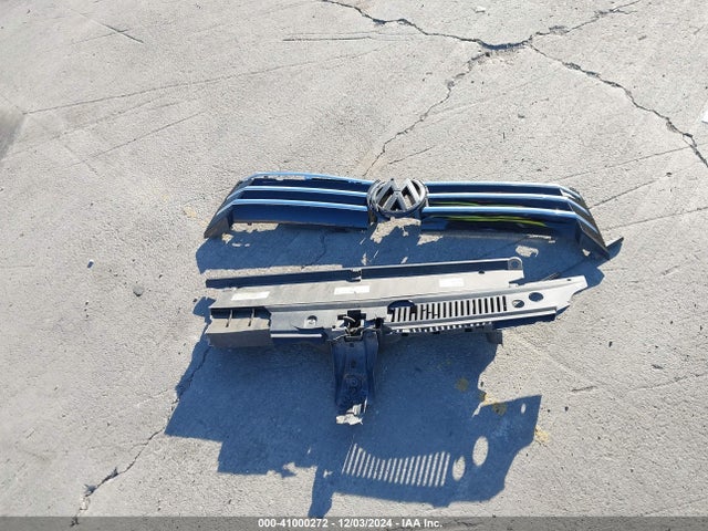 1VWAP7A36EC022671 Volkswagen Passat 2.5l Wolfsburg Edition