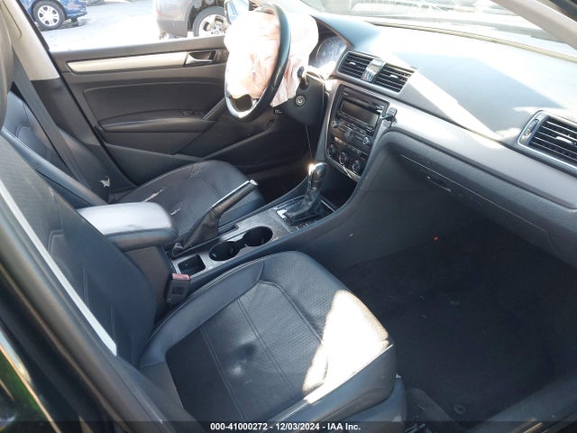1VWAP7A36EC022671 Volkswagen Passat 2.5l Wolfsburg Edition