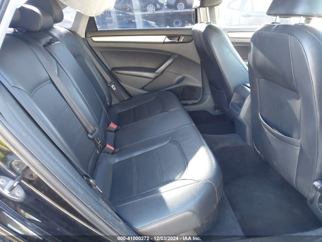 1VWAP7A36EC022671 Volkswagen Passat 2.5l Wolfsburg Edition
