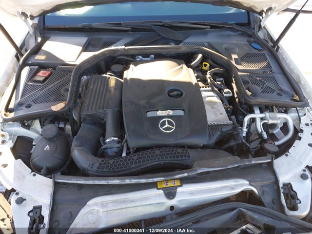 55SWF4JB2FU090227 Mercedes-Benz C 300 Luxury/sport