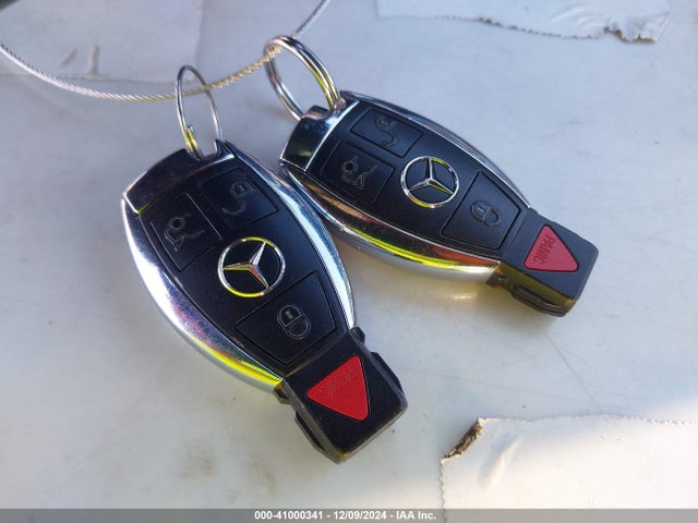 55SWF4JB2FU090227 Mercedes-Benz C 300 Luxury/sport