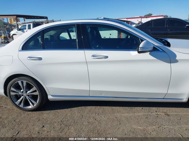 55SWF4JB2FU090227 Mercedes-Benz C 300 Luxury/sport