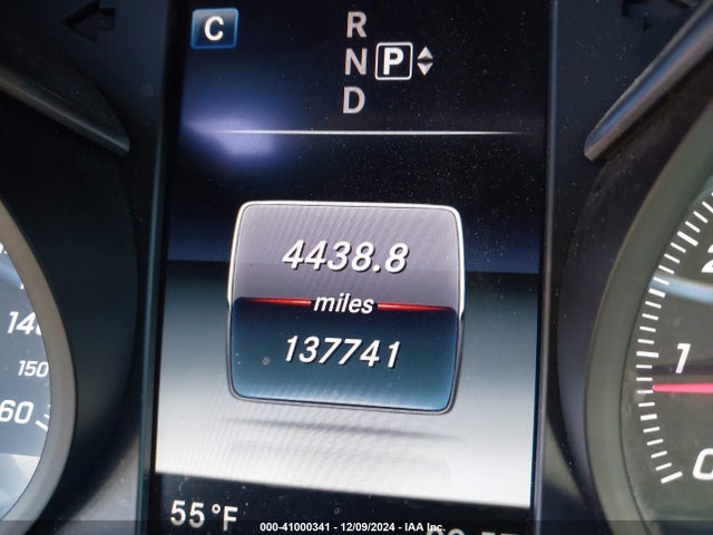 55SWF4JB2FU090227 Mercedes-Benz C 300 Luxury/sport