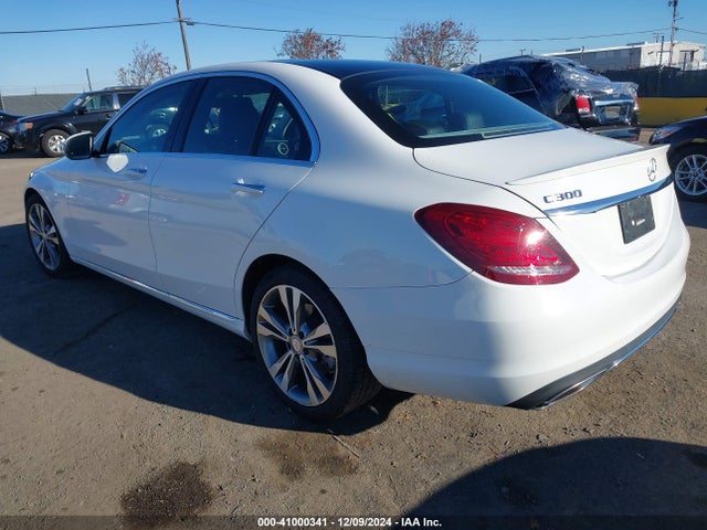 55SWF4JB2FU090227 Mercedes-Benz C 300 Luxury/sport