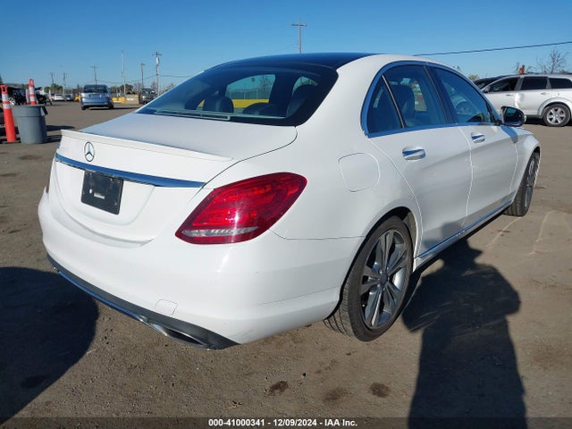 55SWF4JB2FU090227 Mercedes-Benz C 300 Luxury/sport