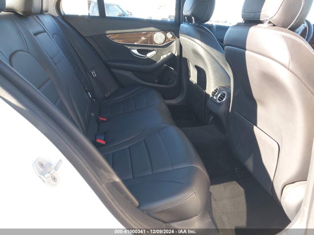 55SWF4JB2FU090227 Mercedes-Benz C 300 Luxury/sport
