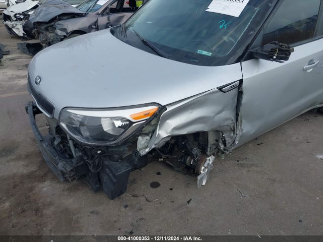 KNDJN2A25G7868305 KIA Soul