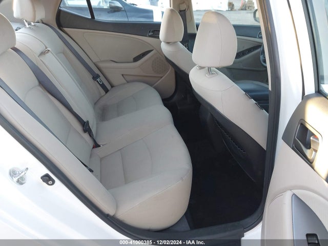 KIA Optima Lx 2015 KNAGM4A70F5642426 Image 8