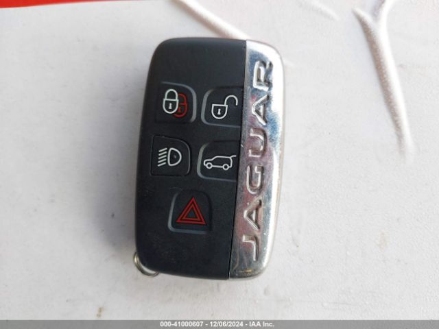 SADCM2FV4KA610484 Jaguar F-PACE S