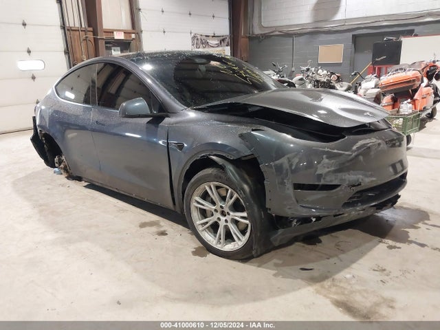2023 TESLA MODEL Y 7SAYGAEE5PF832344 Photo 0