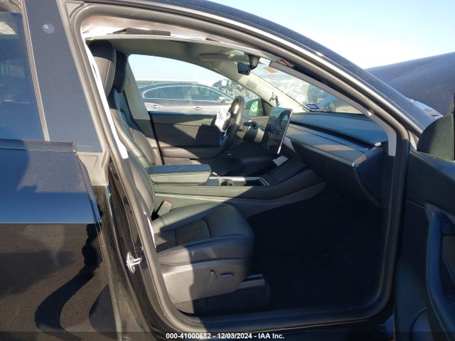 2022 TESLA MODEL Y 7SAYGDEE7NA003805 Photo 4