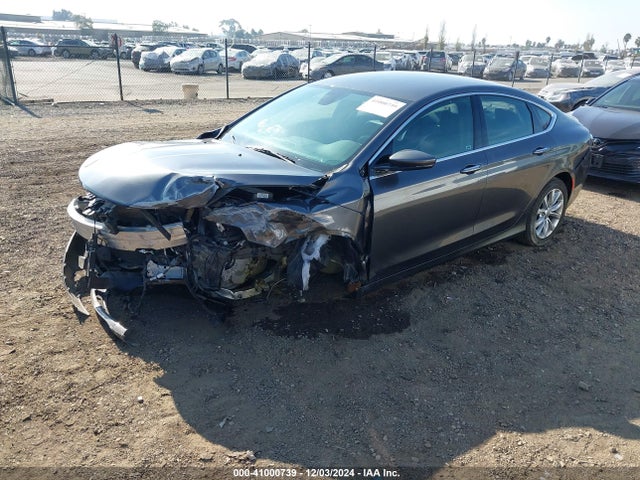 Chrysler 200 C 2015 1C3CCCCG9FN647902 Image 2