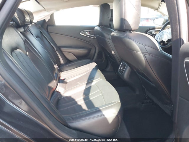 Chrysler 200 C 2015 1C3CCCCG9FN647902 Image 8