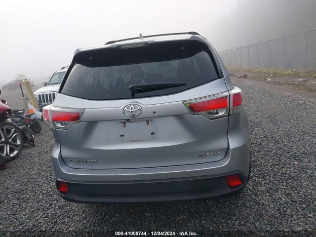Toyota Highlander Xle V6 2014 5TDJKRFH8ES062220 Image 16