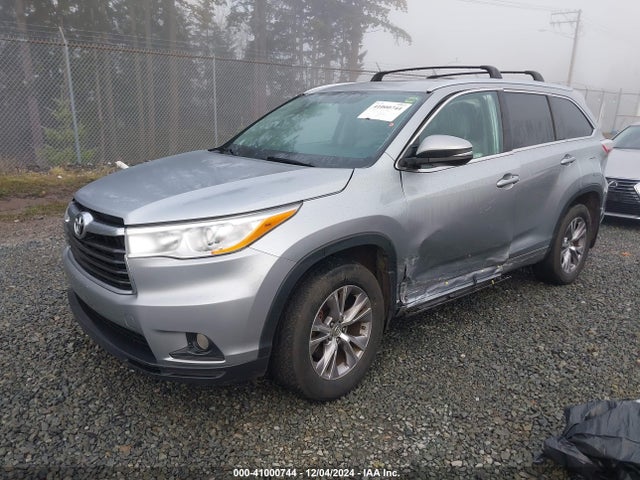 Toyota Highlander Xle V6 2014 5TDJKRFH8ES062220 Image 2