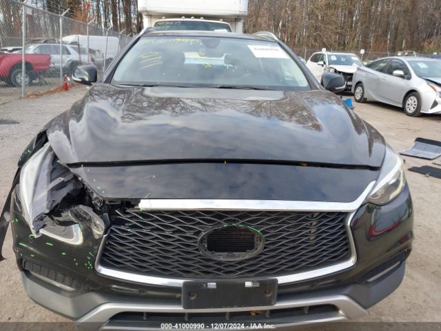 SJKCH5CR6HA023928 Infiniti Qx30 Premium