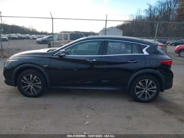 SJKCH5CR6HA023928 Infiniti Qx30 Premium
