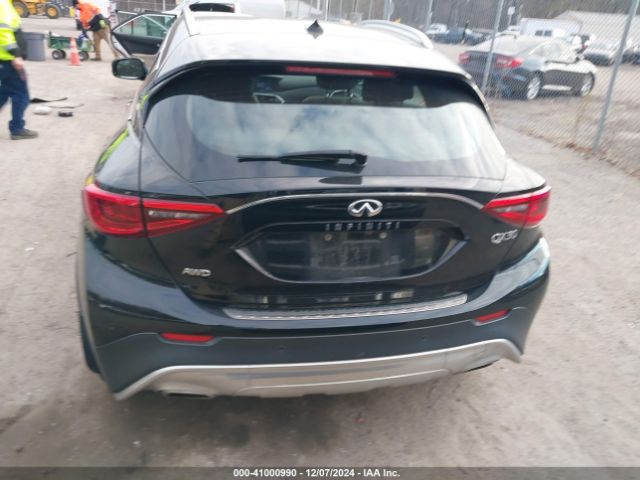 SJKCH5CR6HA023928 Infiniti Qx30 Premium
