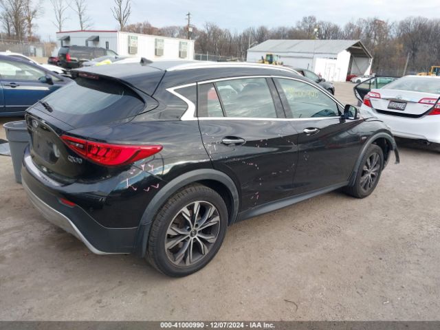 SJKCH5CR6HA023928 Infiniti Qx30 Premium
