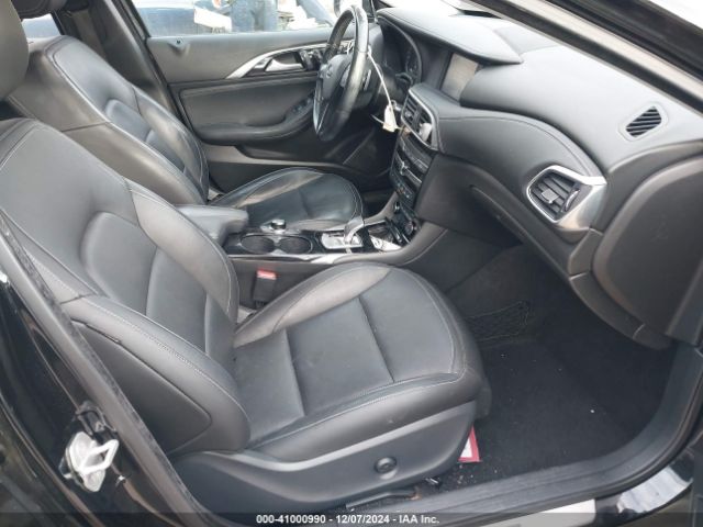 SJKCH5CR6HA023928 Infiniti Qx30 Premium