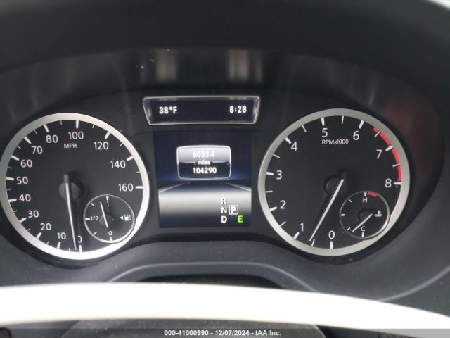 SJKCH5CR6HA023928 Infiniti Qx30 Premium