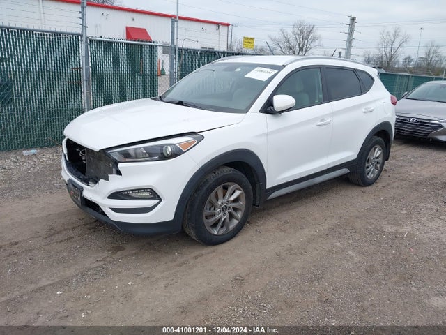 Hyundai TUCSON SE 2017 KM8J33A46HU567196 Image 2