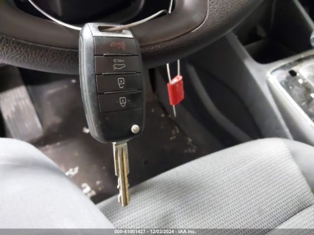 3KPFK4A78JE220695 KIA FORTE LX
