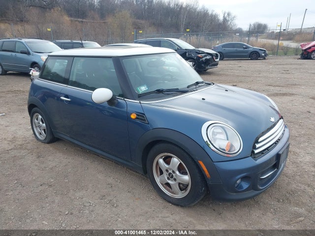 2011 MINI COOPER WMWSU3C55BT095322 Photo 0