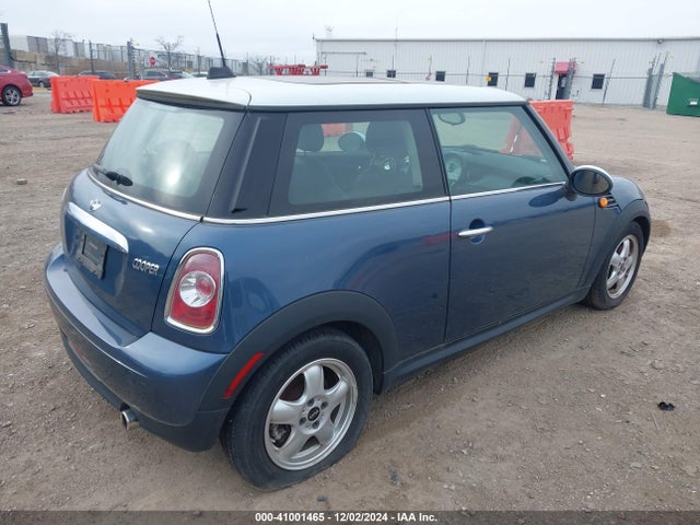 2011 MINI COOPER WMWSU3C55BT095322 Photo 3