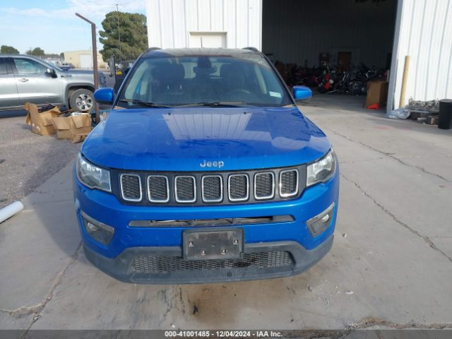 3C4NJCBB9JT105885 Jeep Compass Latitude Fwd