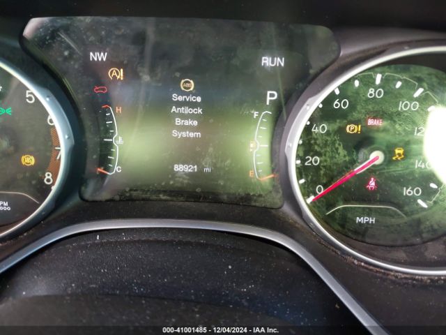 3C4NJCBB9JT105885 Jeep Compass Latitude Fwd