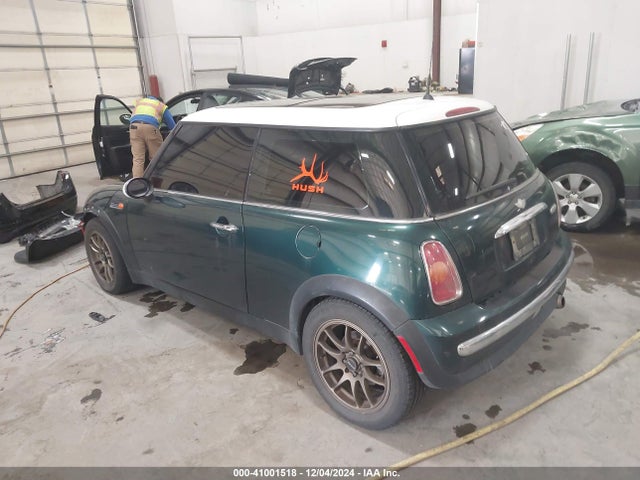 2002 MINI COOPER WMWRC33472TC33910 Photo 2