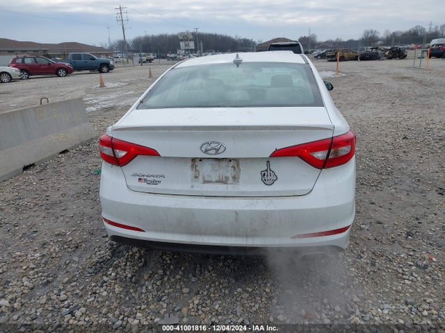 Hyundai Sonata 2016 5NPE24AF3GH416924 Image 16