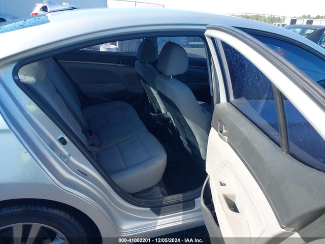 Hyundai ELANTRA SEL 2018 5NPD84LF3JH258857 Image 8