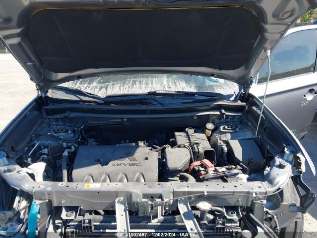JA4AD3A38JZ018708 Mitsubishi Outlander Le