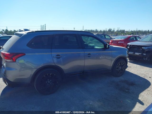 JA4AD3A38JZ018708 Mitsubishi Outlander Le