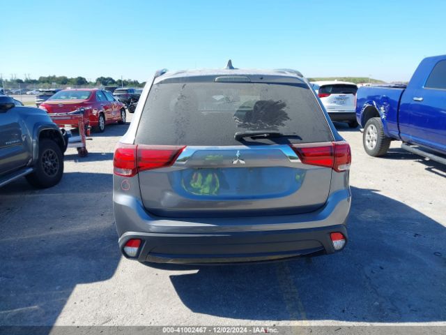 JA4AD3A38JZ018708 Mitsubishi Outlander Le
