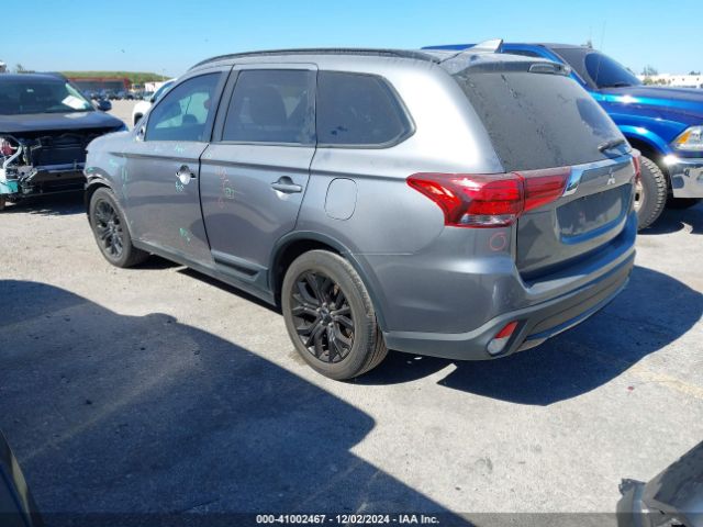 JA4AD3A38JZ018708 Mitsubishi Outlander Le