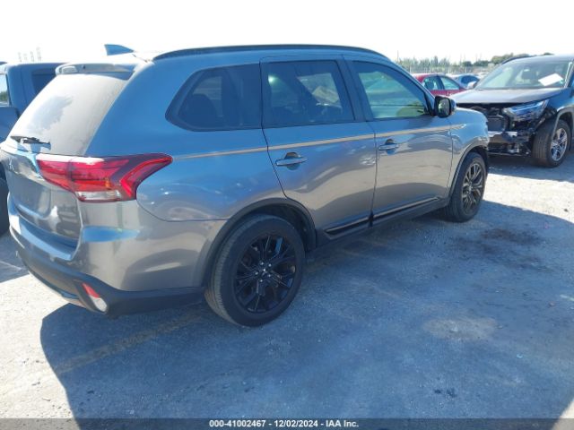 JA4AD3A38JZ018708 Mitsubishi Outlander Le