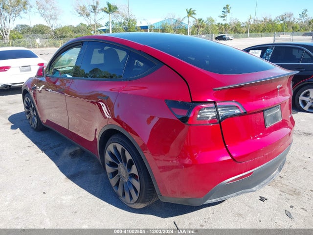 2024 TESLA MODEL Y 7SAYGDEF5RF044807 Photo 2