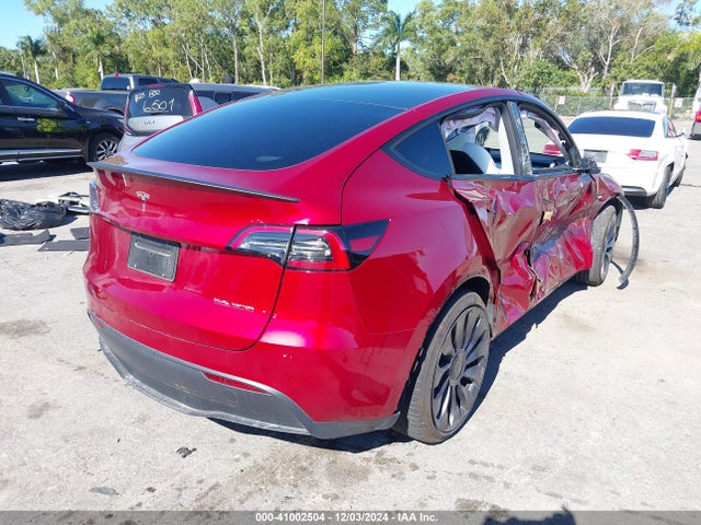 2024 TESLA MODEL Y 7SAYGDEF5RF044807 Photo 3