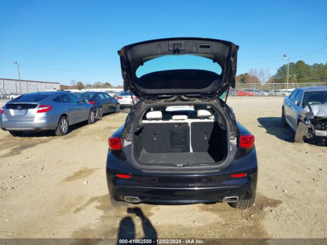 SJKCH5CP2JA044991 Infiniti Qx30 Premium