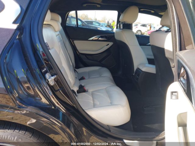 SJKCH5CP2JA044991 Infiniti Qx30 Premium