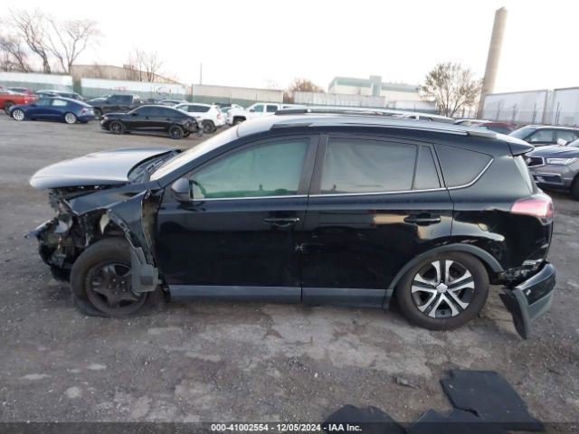 2T3ZFREV6HW346513 Toyota RAV4 LE