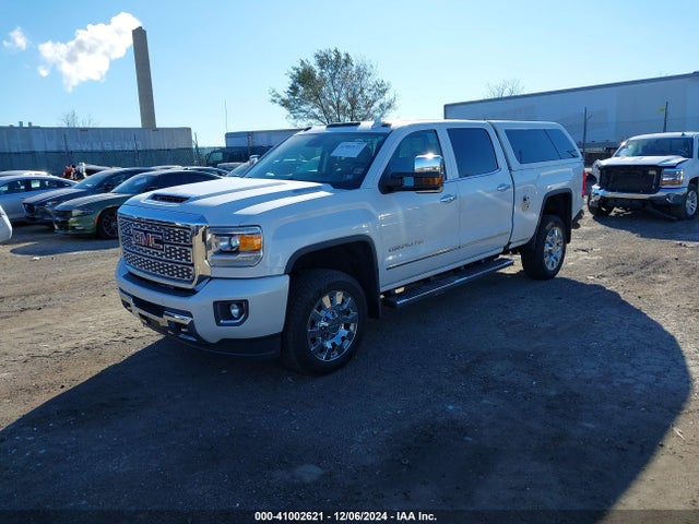 1GT12UEY2JF207623 GMC Sierra 2500hd Denali