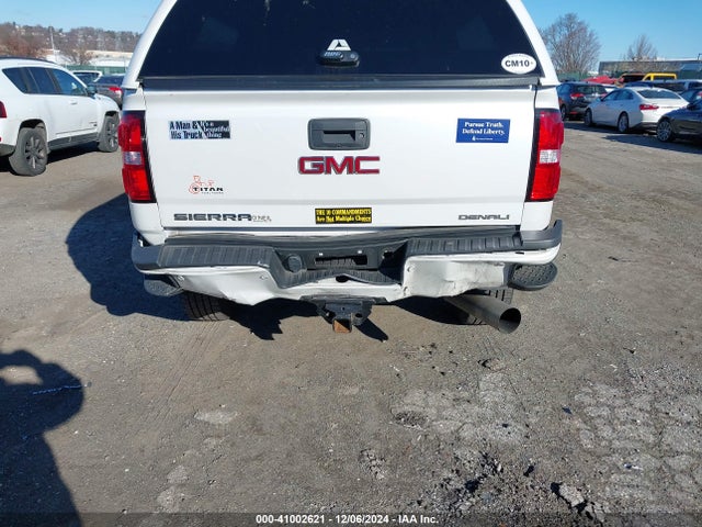 1GT12UEY2JF207623 GMC Sierra 2500hd Denali